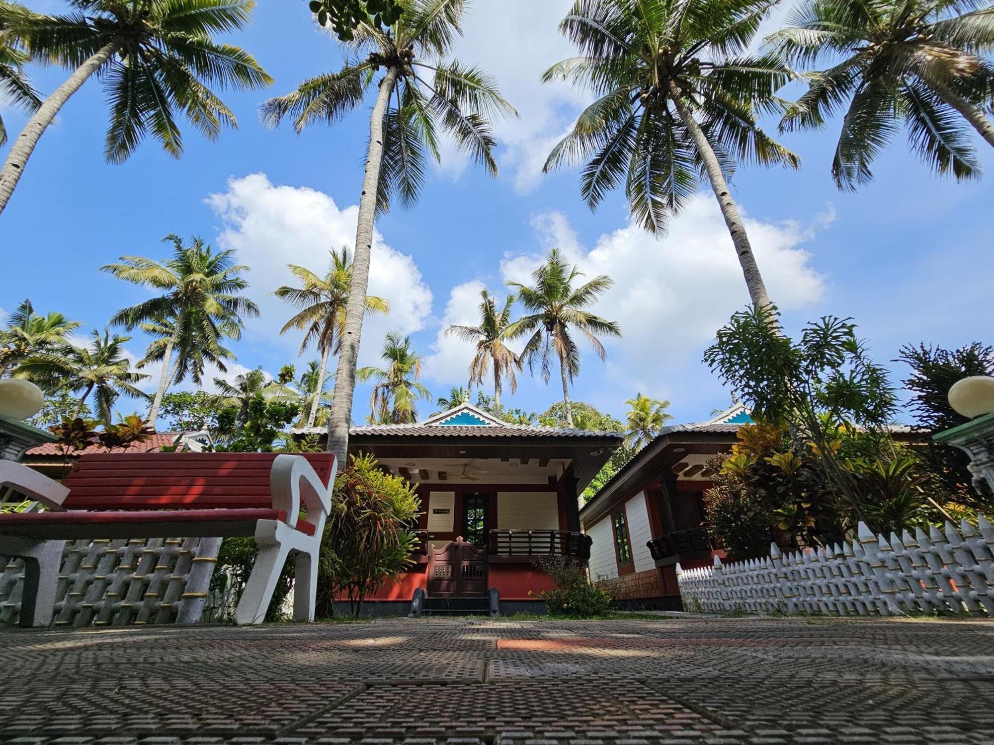 Leisure Valley Beach Resort Varkala Exterior photo