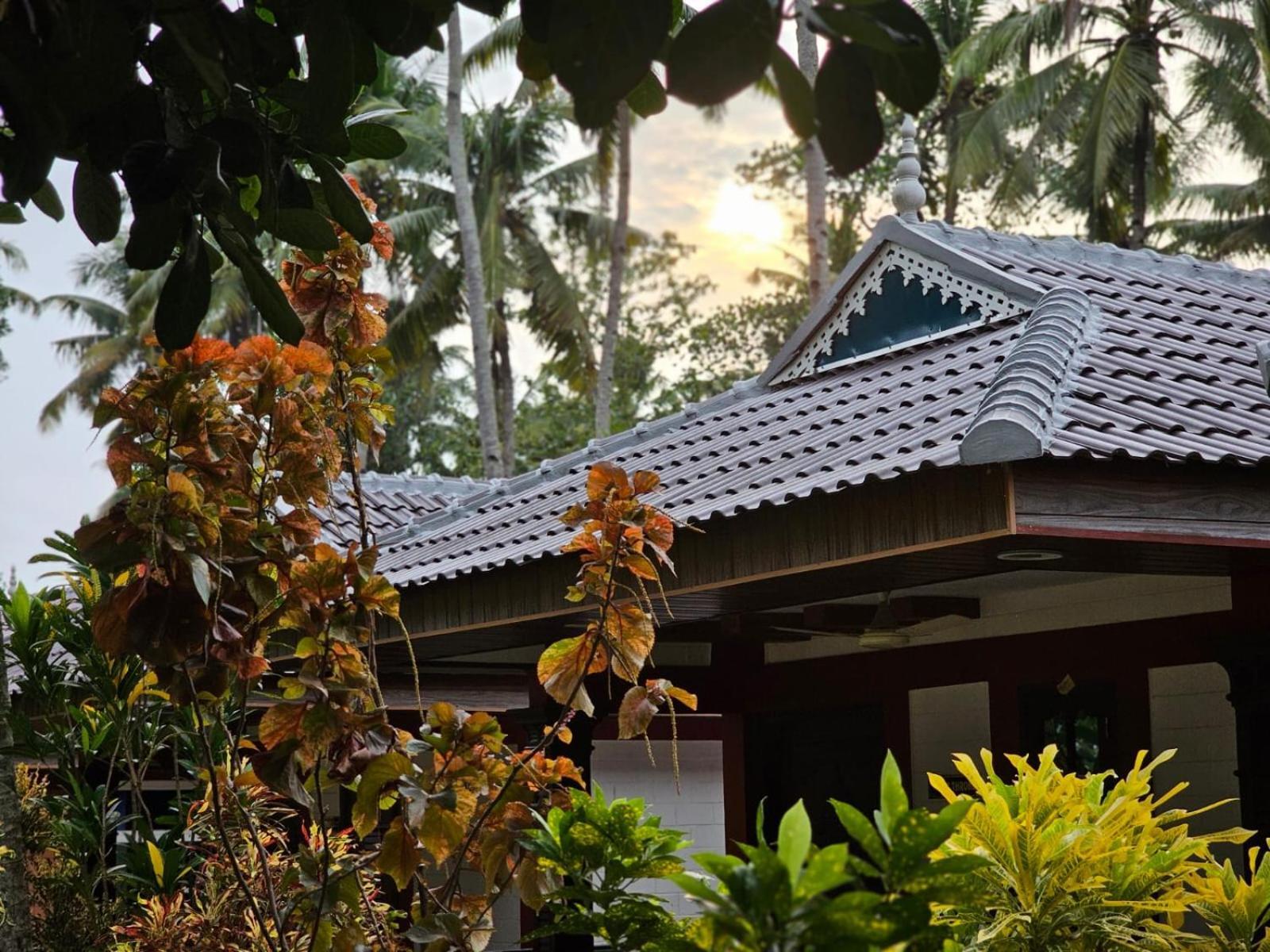Leisure Valley Beach Resort Varkala Exterior photo